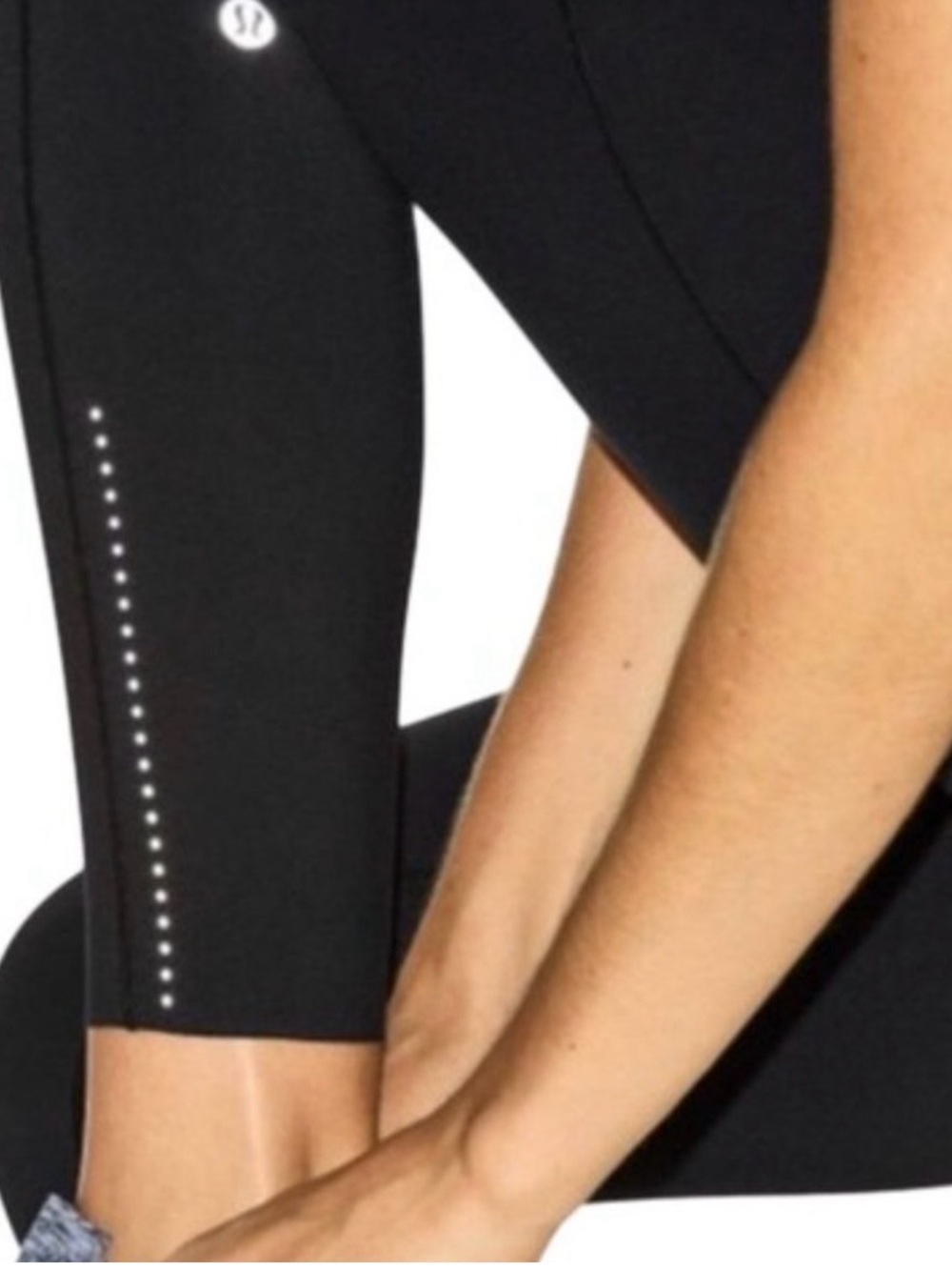 Lululemon Black speed tight Athletic Leggings with Reflective Dots size 4